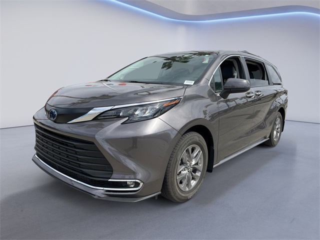 2024 Toyota Sienna XLE