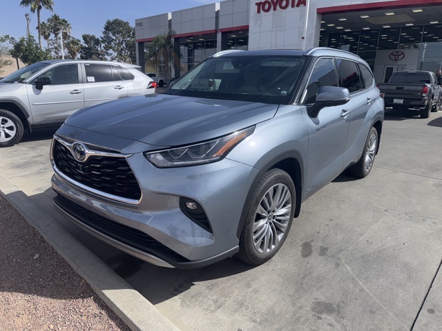 2021 Toyota Highlander Hybrid Platinum