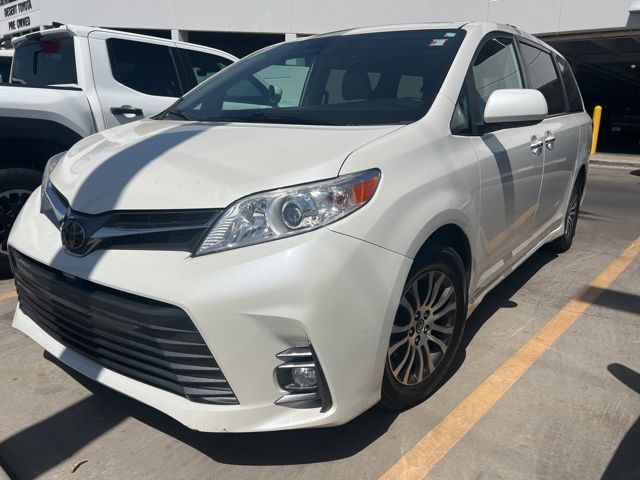 2019 Toyota Sienna XLE Premium