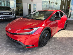 2025 Toyota Prius LE