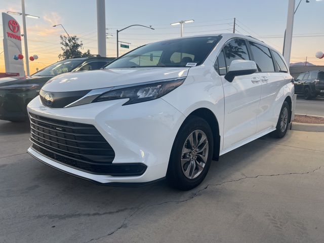 2021 Toyota Sienna XLE