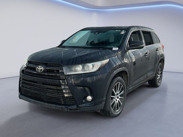 2017 Toyota Highlander SE