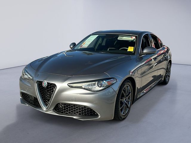 2018 Alfa Romeo Giulia Base