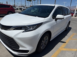 2023 Toyota Sienna LE