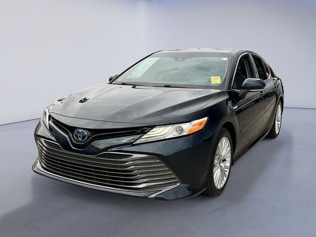 2020 Toyota Camry Hybrid XLE