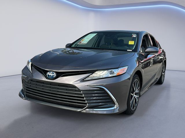 2023 Toyota Camry Hybrid XLE