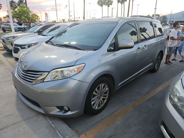2017 Toyota Sienna XLE