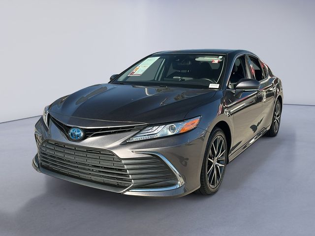 2023 Toyota Camry Hybrid XLE