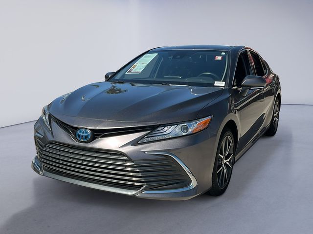 2023 Toyota Camry Hybrid XLE